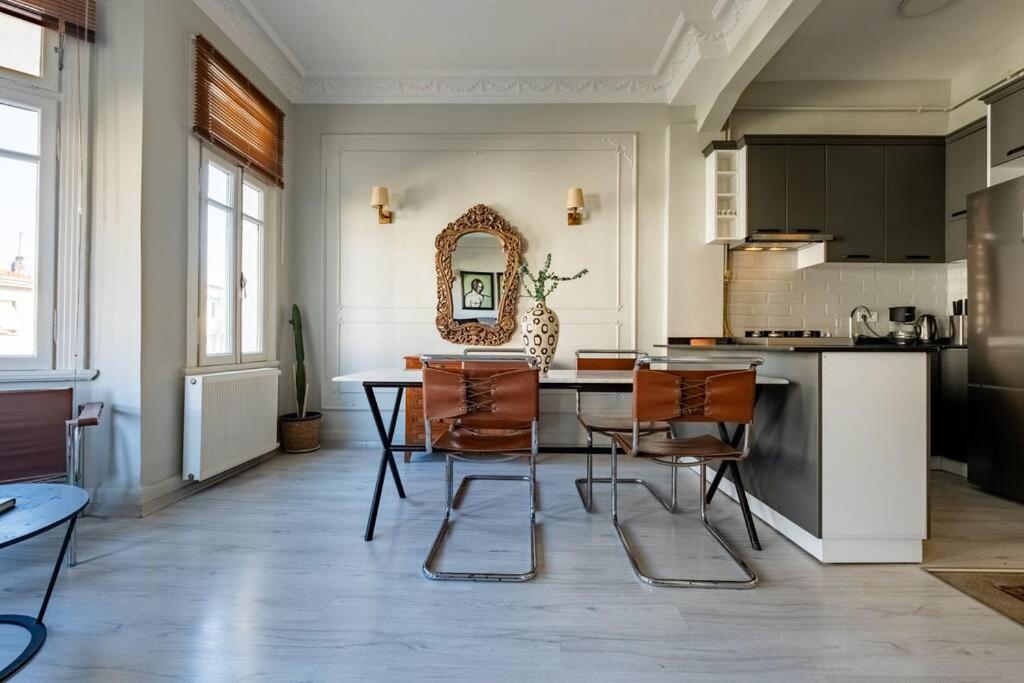 Cosy Historical Apartment *